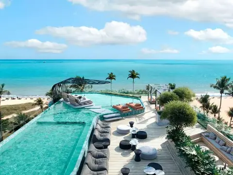 UNIQ Vision: piscina